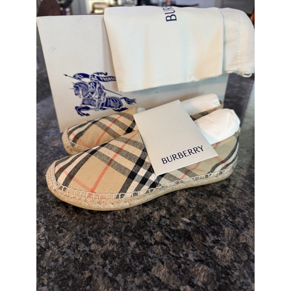 Burberry Check Mews Espadrilles NWB, Bag, Paperwork. Sz 38 7.5 Unisex Shoes